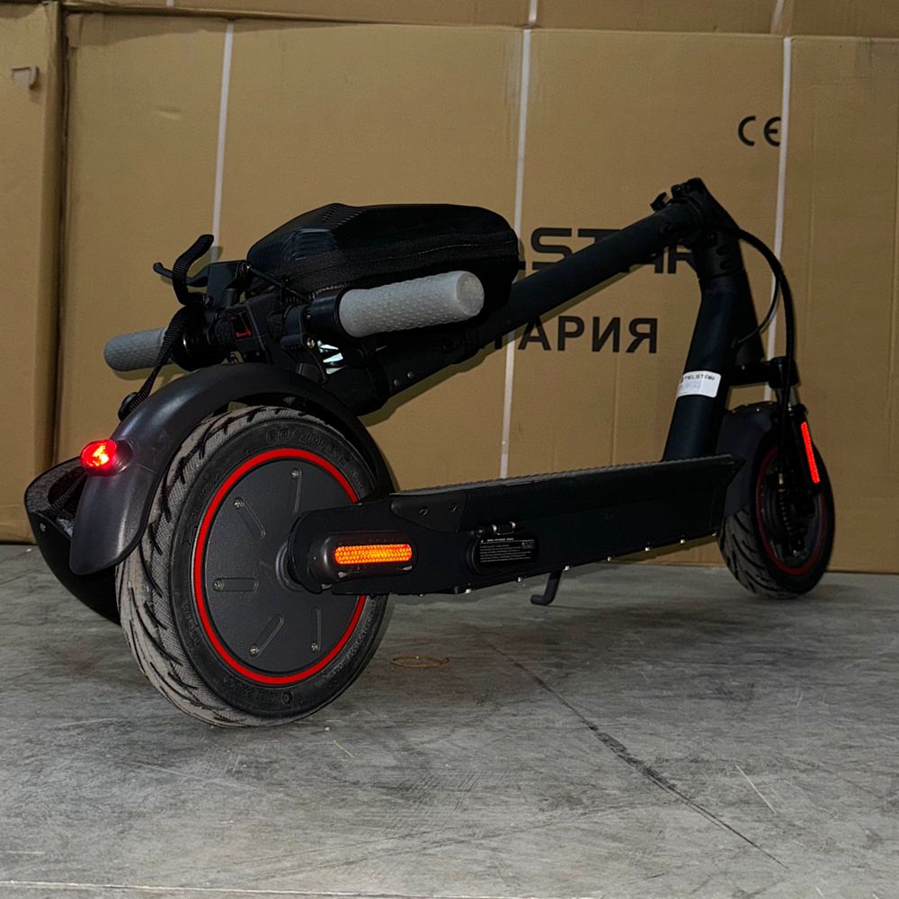 Електрическа тротинетка TELSTAR MAX G30 800W с 10``ANTIPUNCTURE 2025