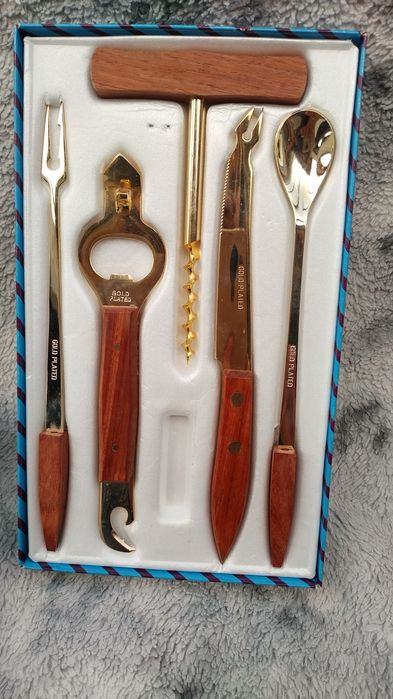 Комплект за вино с златно покритие