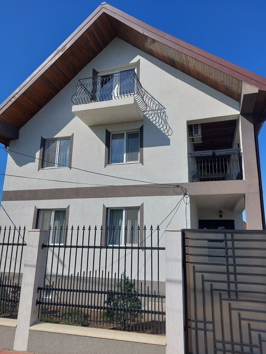 Vând sau schimb cu casa mica + diferenta în Sânnicolau