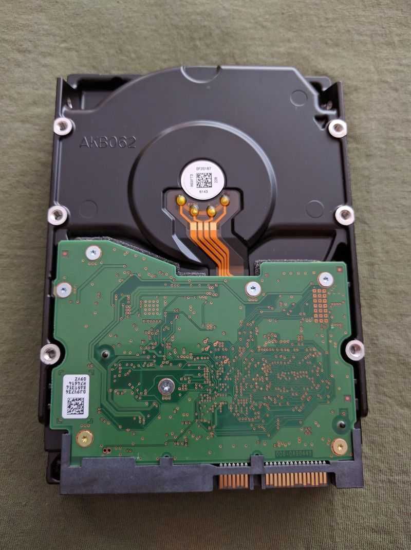 Hard Disk 4TB HGST HUS726040ALA614 7200rpm 128MB 3.5 Server PC NAS Nou