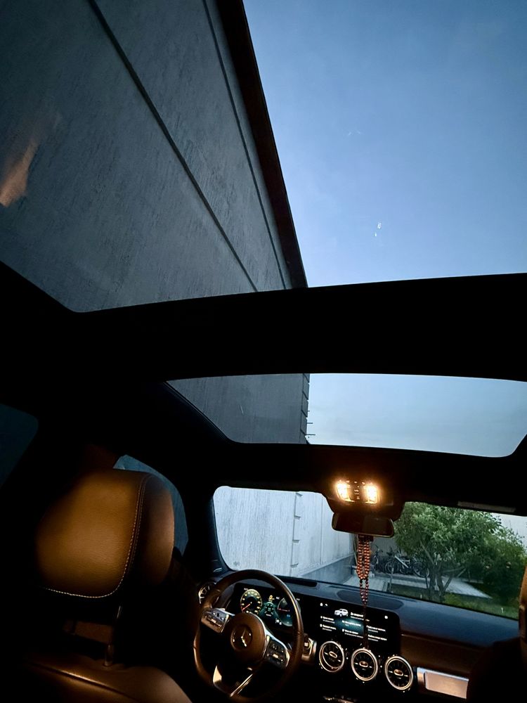 Mercedes-Benz EQB 350 Full Options.