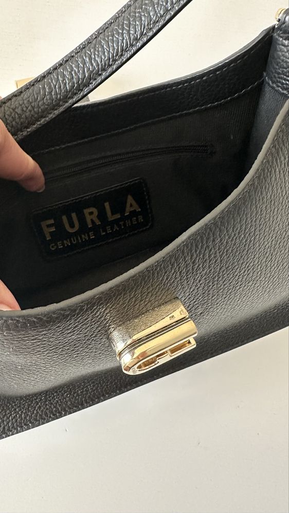 Оригинална черна чанта Furla