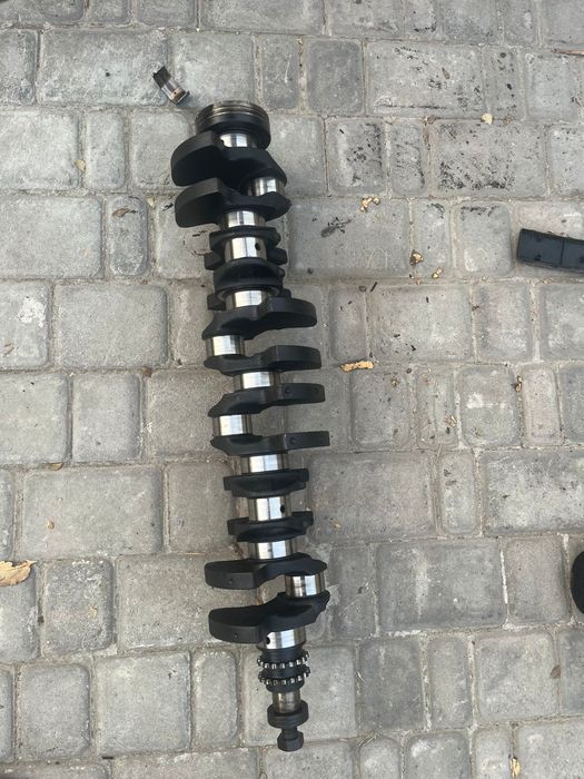 Продам запчасти от мотора 124мерс