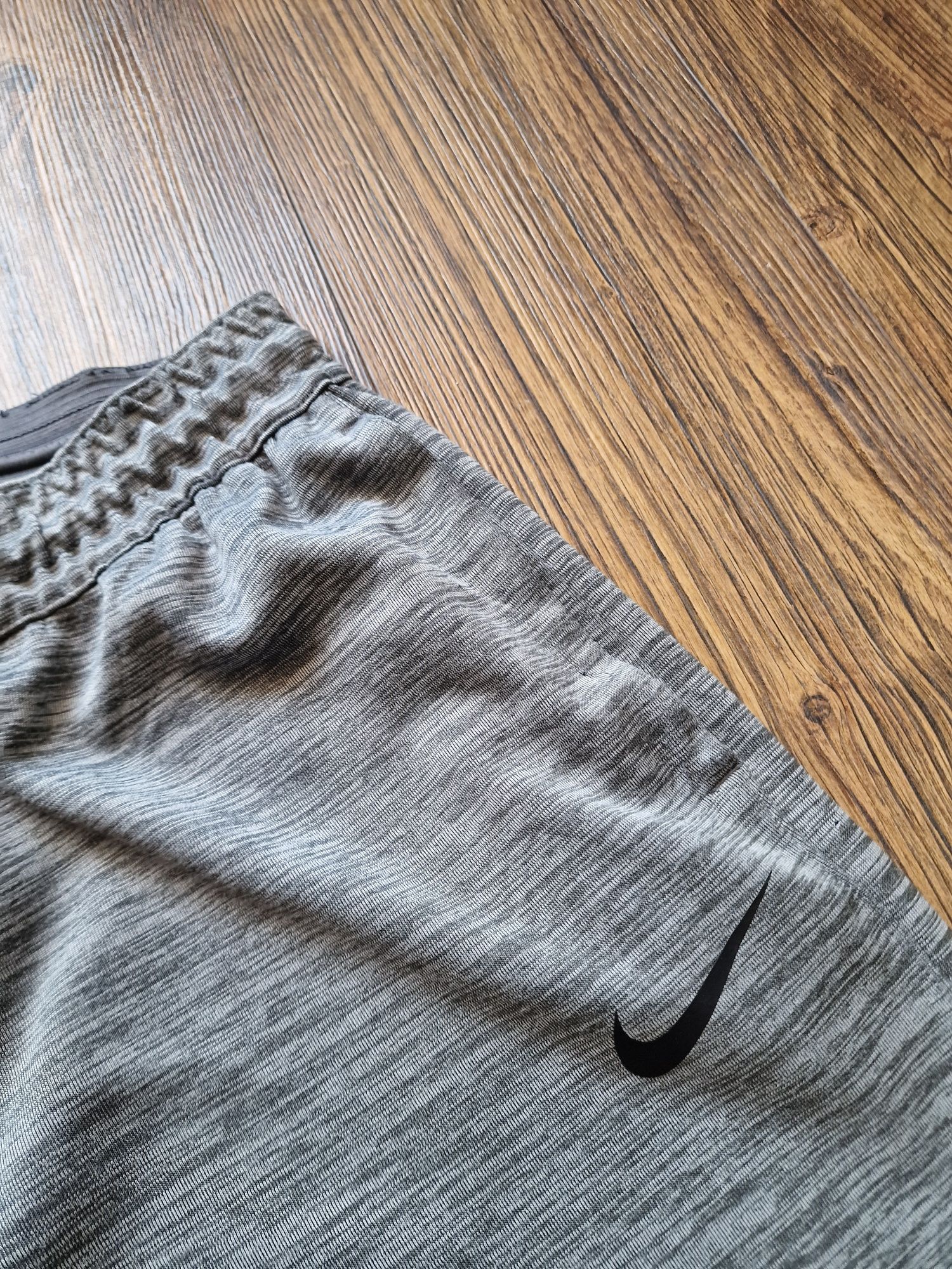 Страхотно мъжко спортно долнище NIKE размер М