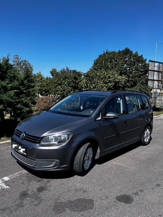 Volkswagen Touran 2011, 5 locuri