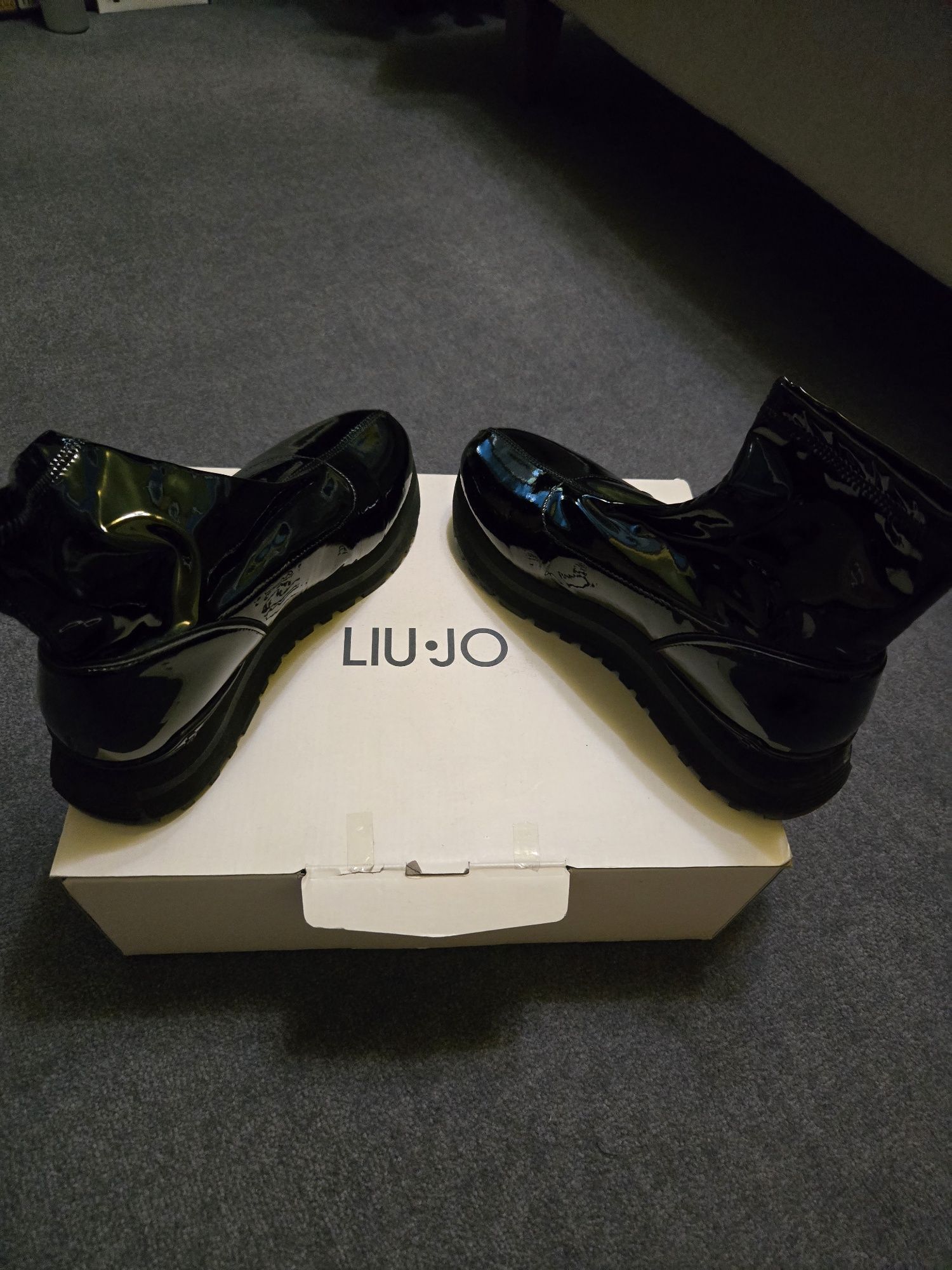 Лачени боти Liu Jo