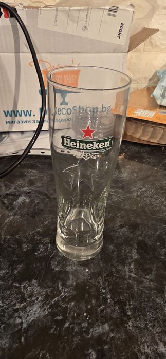 Чаши, чинии и прибори