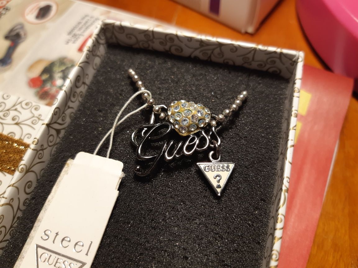 Оригинално колие на Guess с камъни Swarovski