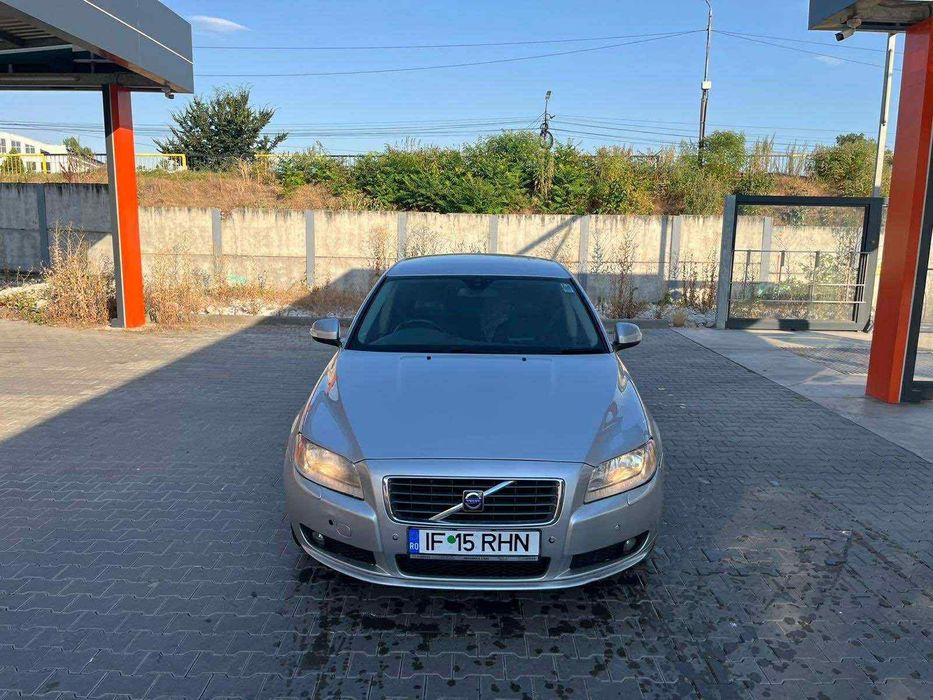 Vând schimb volvo S80