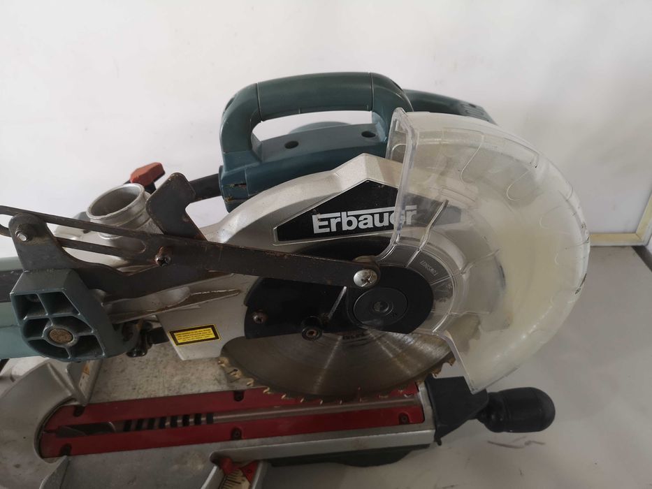 Циркуляр пендула - Erbauer 2000W / 255mm