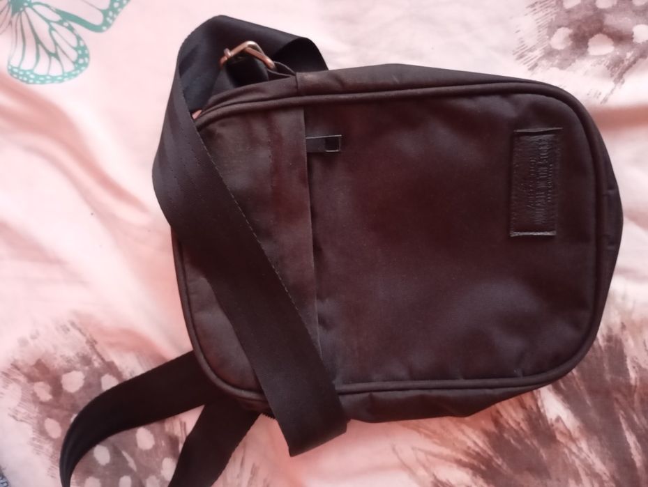 Мъжки чантички за носене.