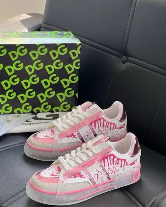 Adidasi Dolce & Gabbana nr 36-37, cu săculeț