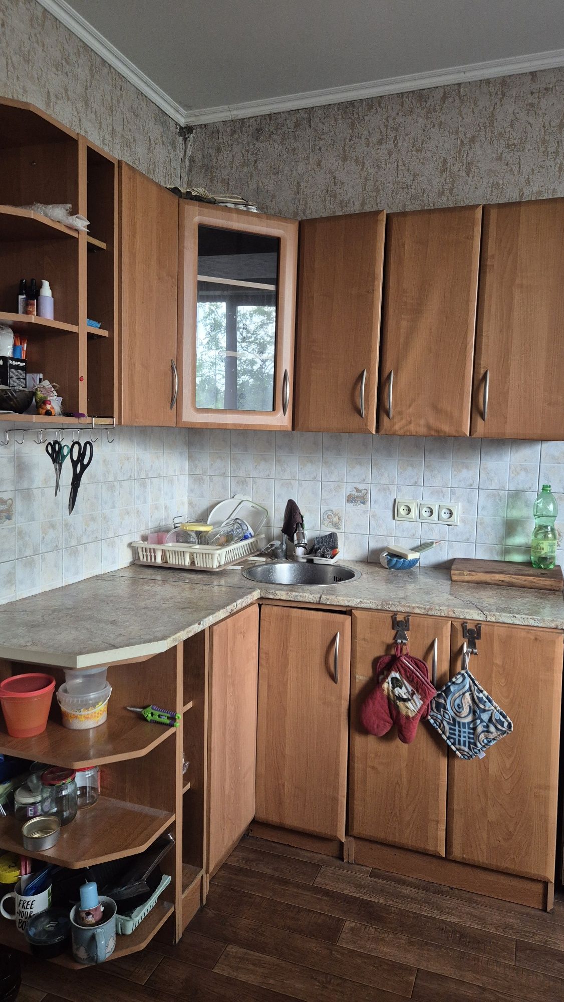 Продам угловую кухню