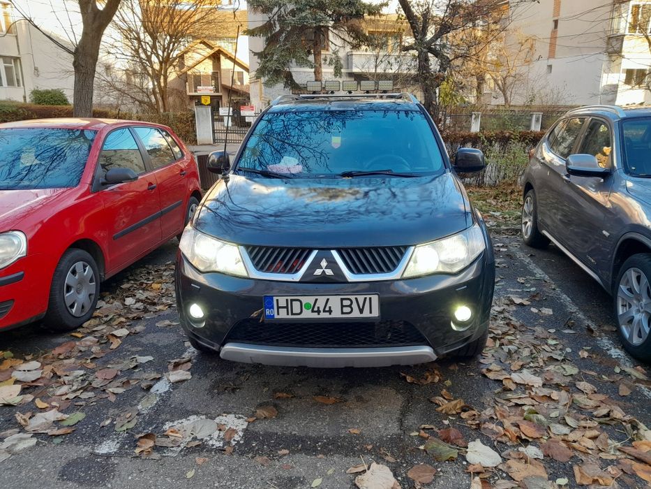 Vând urgent Mitsubishi Outlander 2