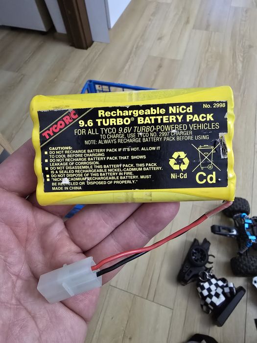 Mașinuța electrica Mutador