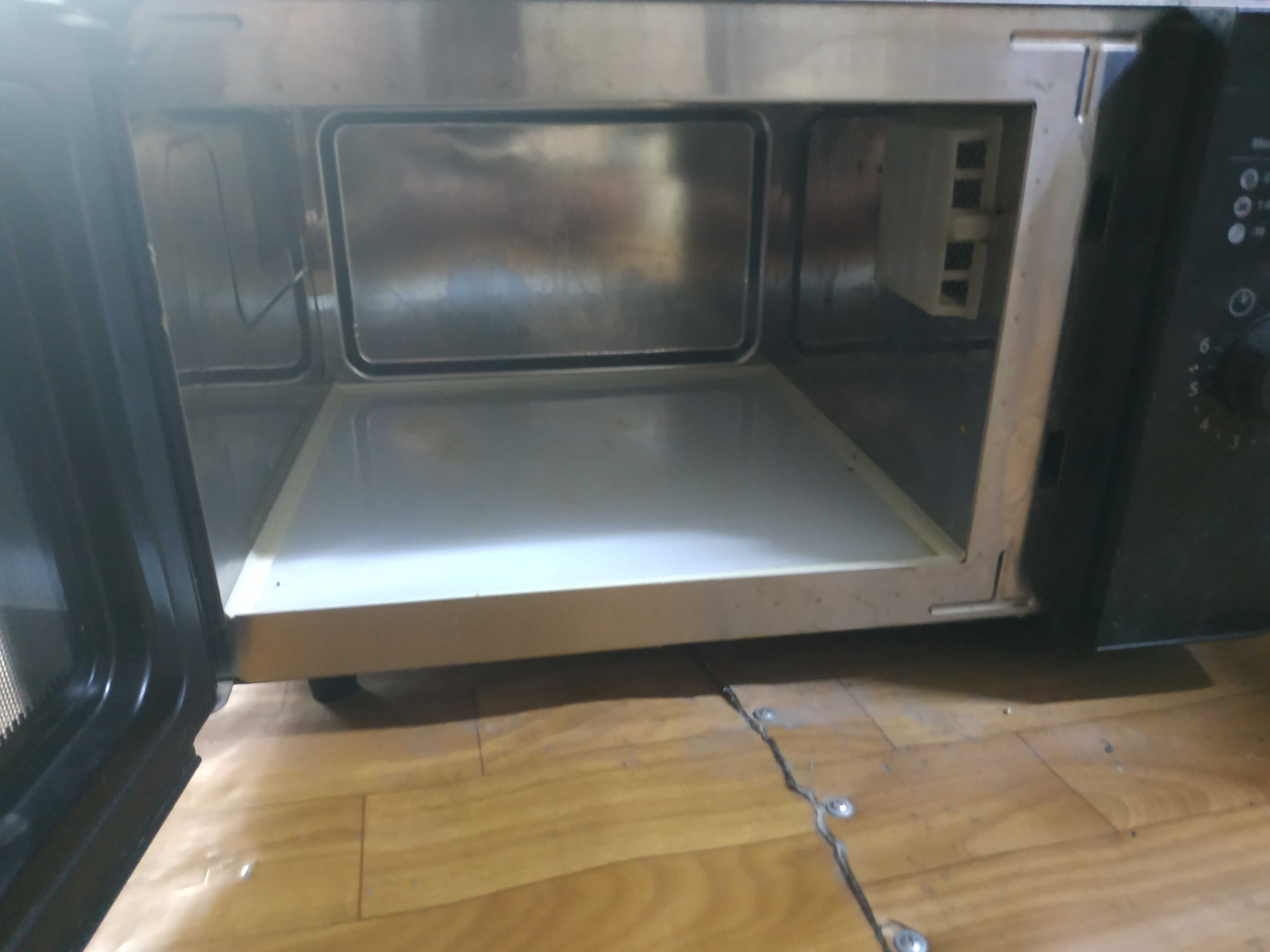 Продам микроволновку на запчасти