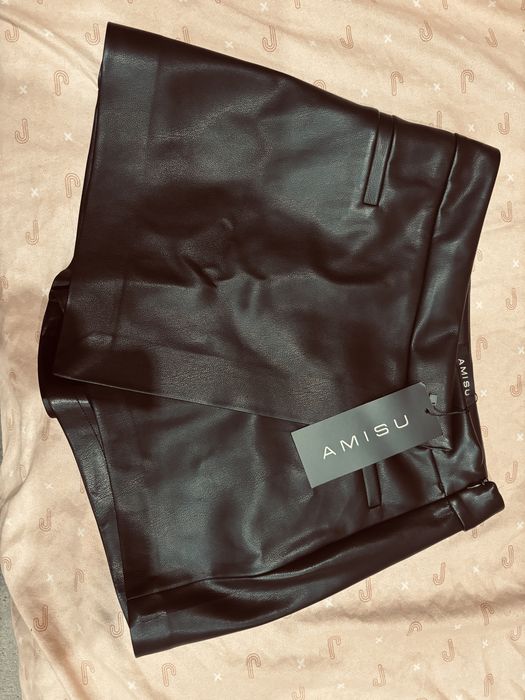 Обувки и кожени дрехи