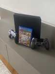 Продаю PS4 с двумя джостиками. В отличном состоянии