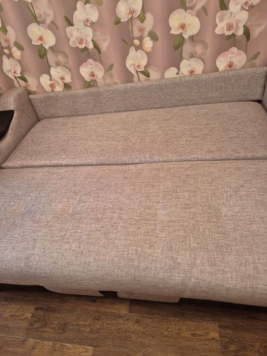 Продам диван и два кресла