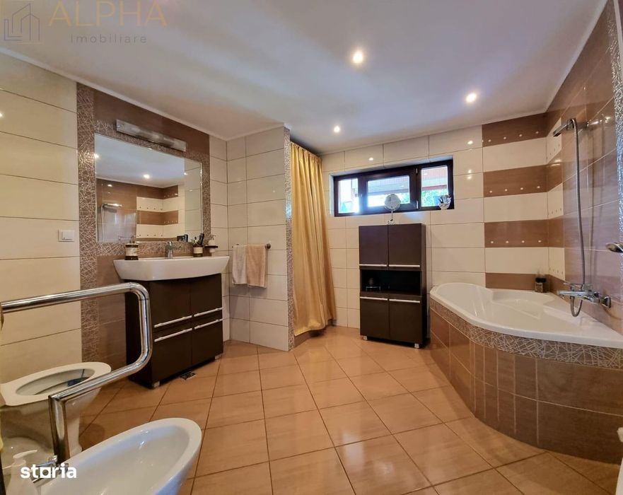 Casa de vanzare, zona Mosilor