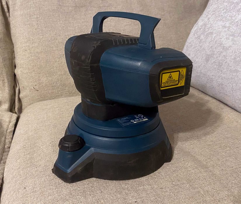 Nivela laser pentru pardoseli BOSCH GSL 2 Professional cu 2 linii
