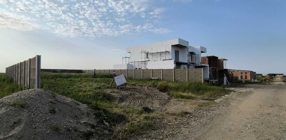 Pers fizica, vand teren 631 mp intravilan