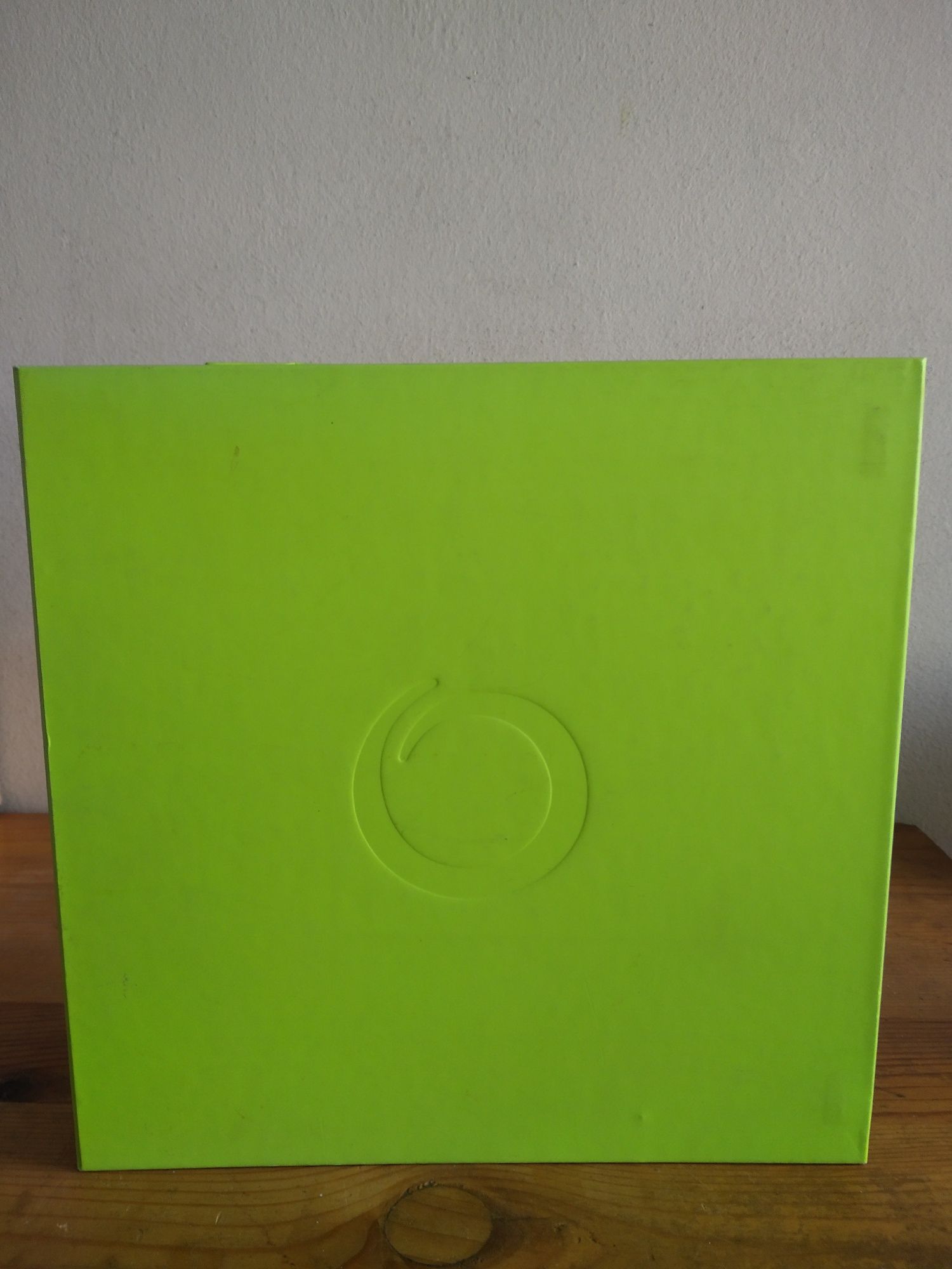 папка класьор със зелен цвят