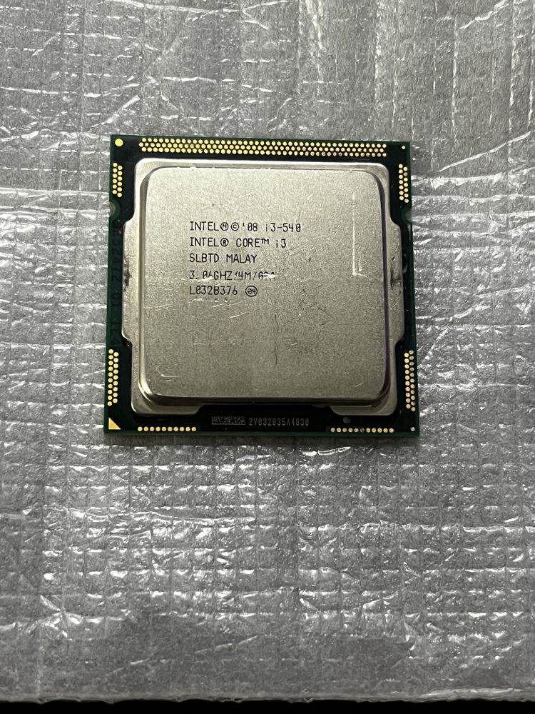 Vand Procesoare I3 si I5 socket LGA1156
