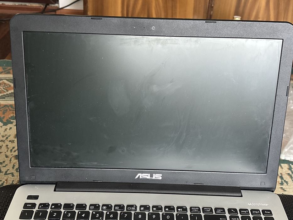 Leptop Asus F555D