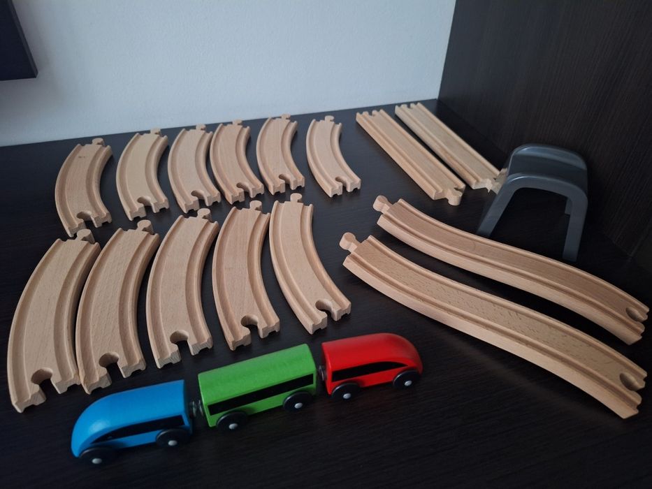 Set șine si trenuleț lemn Ikea.