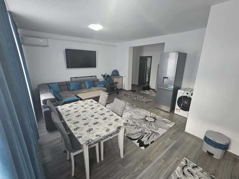 Vand apartament  3 camere ,totul nou