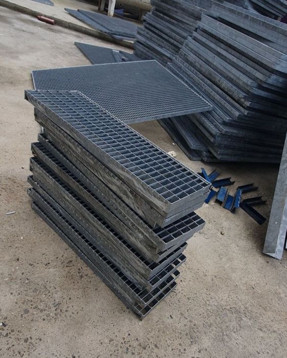 Trepte zincate galvanizate