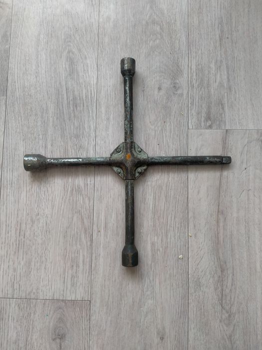 Продам ключ балоник