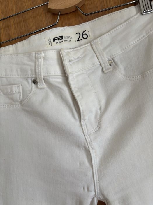 Blugi skinny albi!