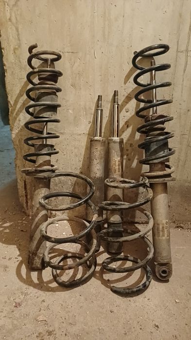 Продавам окачване от е 60 на задно