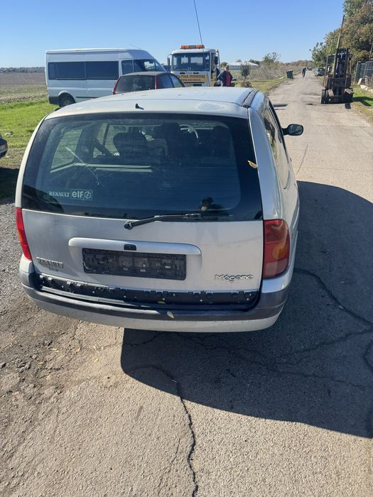 Рено меган 1.6 и на части