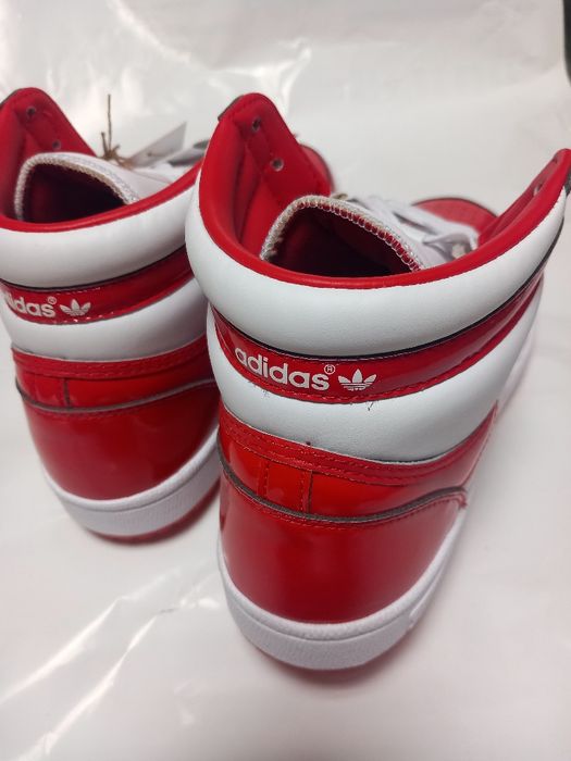 Adidas Top ten.        .