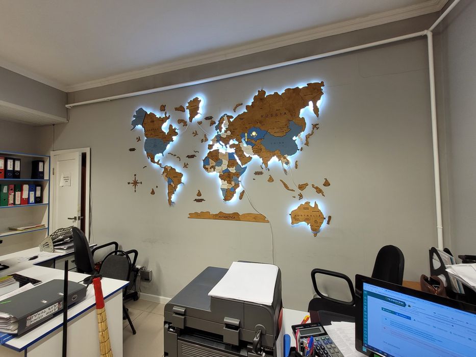 "Карта мира из фанеры – уникальный декор для дома и офиса!"