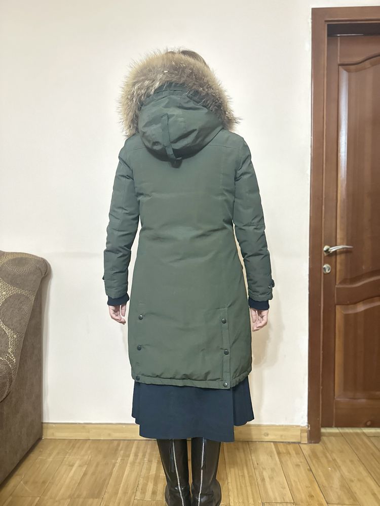 Пуховик Canada Goose