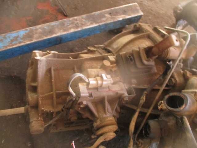 Cutie viteze TOYOTA YARIS an 2002 motor 1,0 benzina ORIGINALA probata