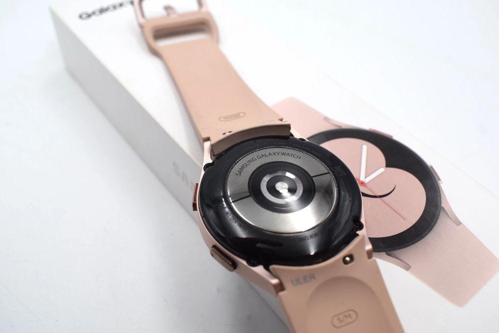 Нов Смарт часовник Samsung Galaxy watch 4