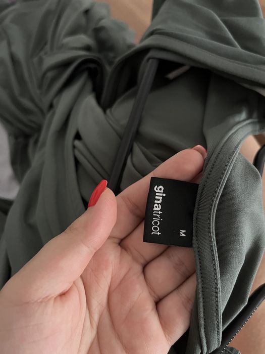 Bluza eleganta cu decolteu