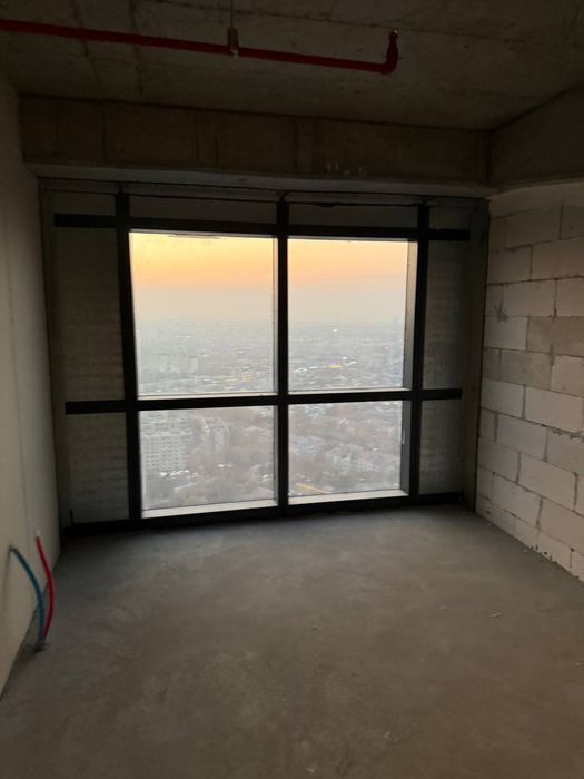 Piramit Tower. 33 этаж. Панорама города. 65 м²