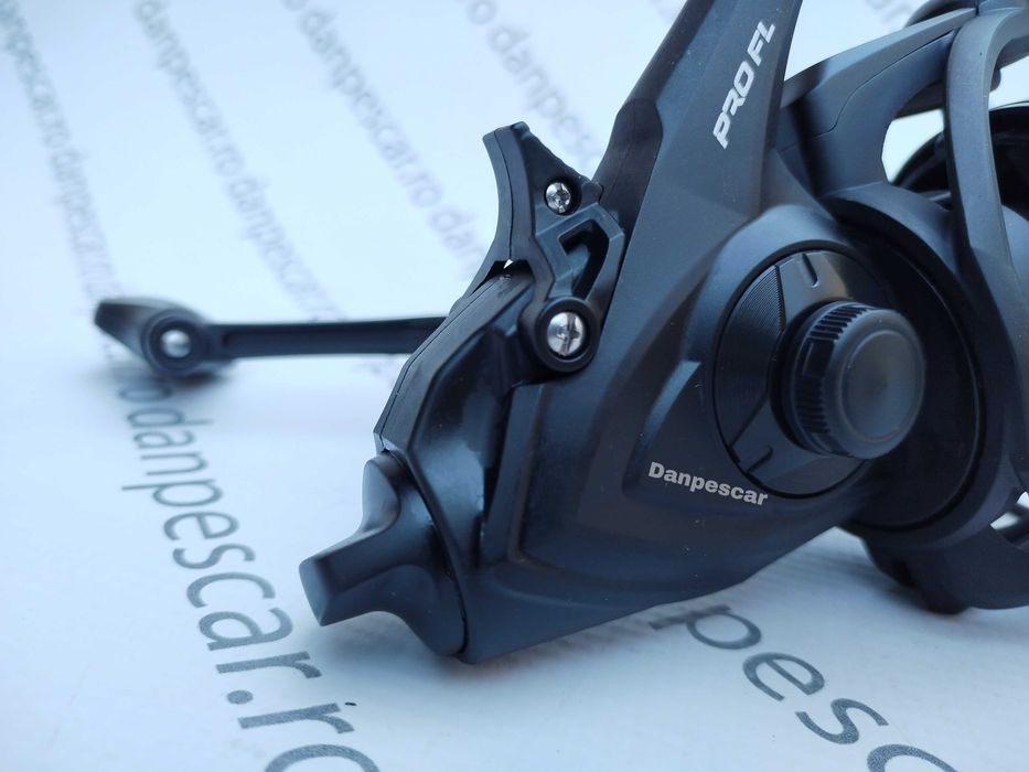 Mulinetă Feeder si Crap PRO FL VIRUS VF6500 tambur LongCast+baitrunner