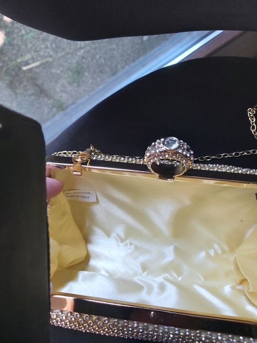 Geanta elegantă aurie