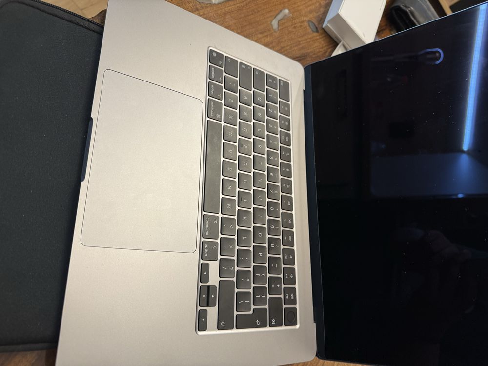 Mackbook air 15.3
