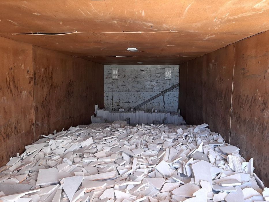 Miramir marmar va xar xil turdagi toshlar bor dastavkamiz bor