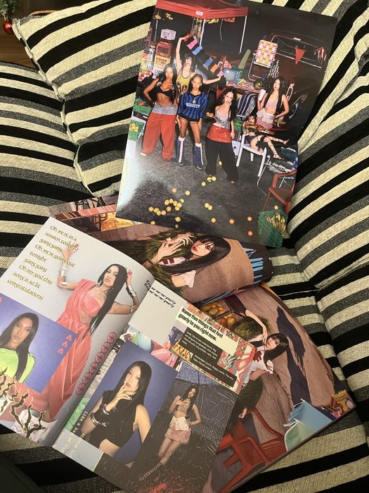 KATSEYE – Beautiful Chaos | албум + стикери | чисто нов