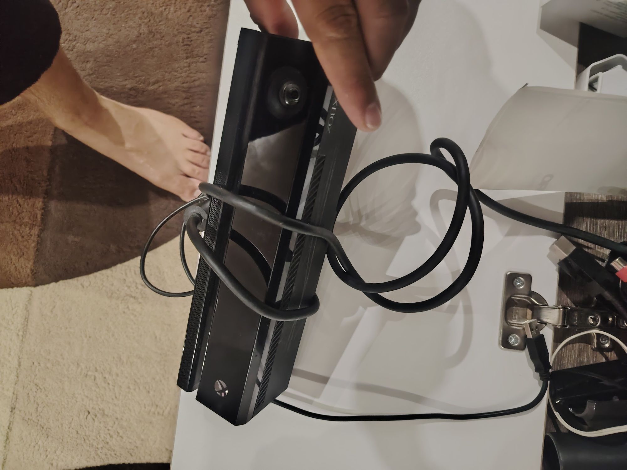 Xbox one бяла със сензор за движение