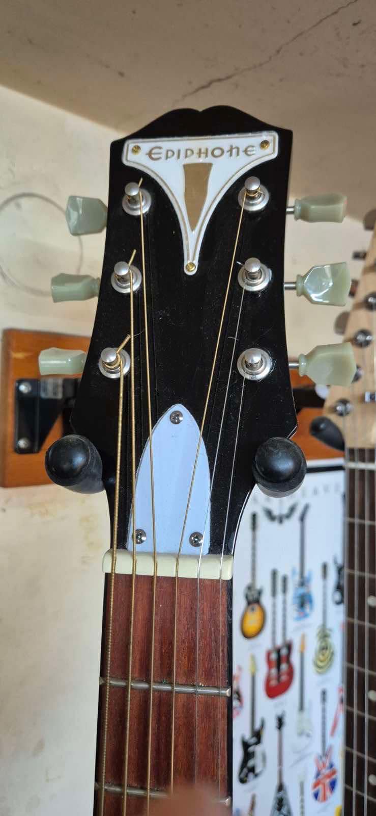 Акустична китара Epiphone